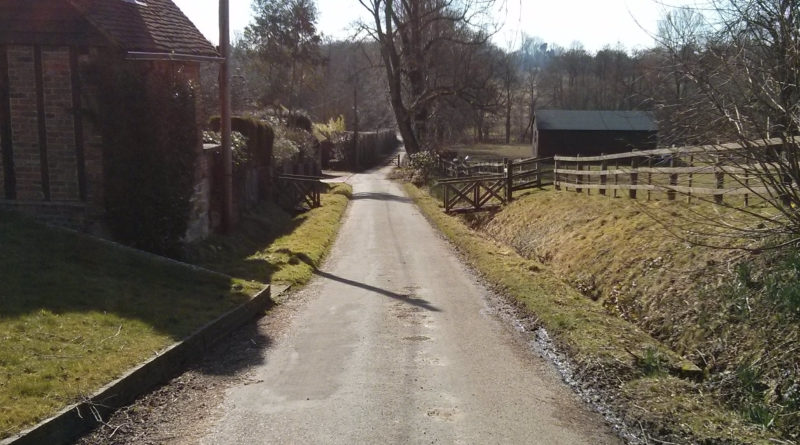 off Holtye Road, East Grinstead